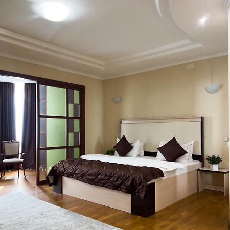 Apartment 5 Алма Ата Екстериор снимка