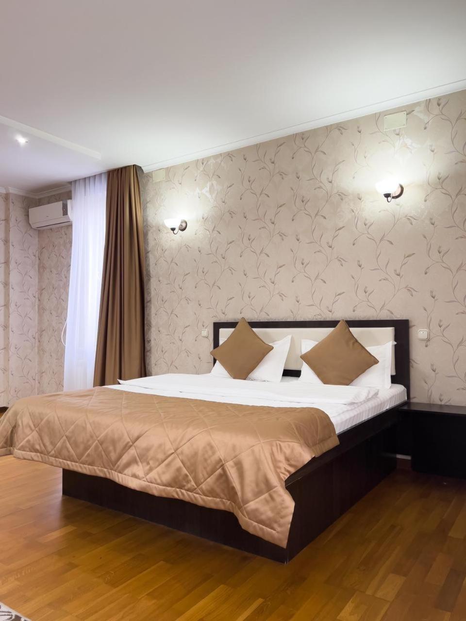 Apartment 5 Алма Ата Екстериор снимка